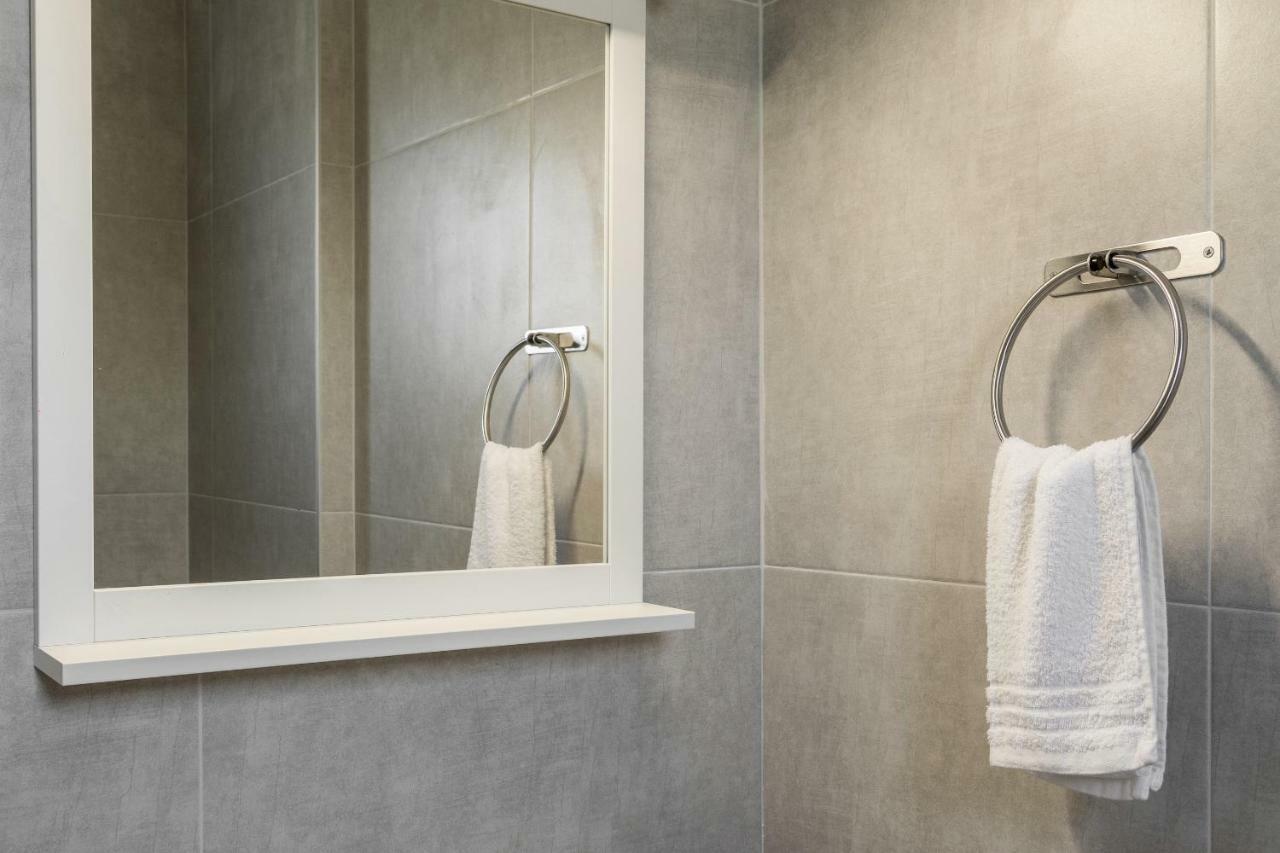 V Luxury Apartments Siviri Pokoj fotografie
