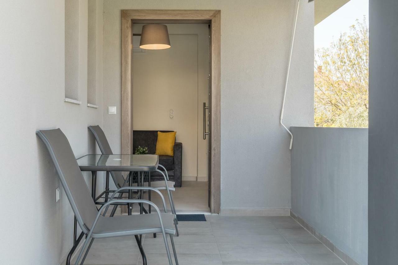 V Luxury Apartments Siviri Pokoj fotografie